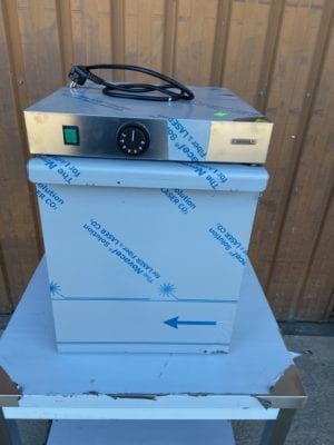 Chauffe-assiettes      30 assiettes