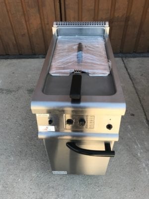 Friteuse gaz sur coffre 700 - 20 litres