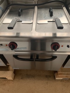 FRITEUSE ÉLECTRIQUE 20 + 20 LITRES (24KW) SUR PIEDS