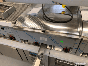 Plancha plaque a snacker electrique 66 cm 1/2 lisse ; 1/2 rainuree