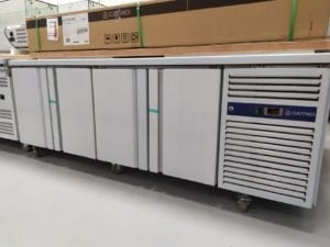 TABLE POSITIVE / DESSERTE REFRIGEREE 700 / 4 PORTES