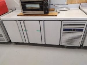 TABLE POSITIVE 400 LITRES 3 PORTES AVEC DOSSERET