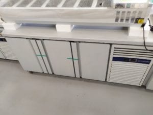 TABLE CONGÉLATEUR 700 / 3 PORTES