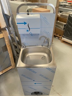 LAVE MAIN  AUTONOME COMMANDE PIED AVEC RESERVOIR D'EAU