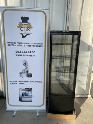 VITRINE REFRIGEREE " TYPE PATISSERIE "