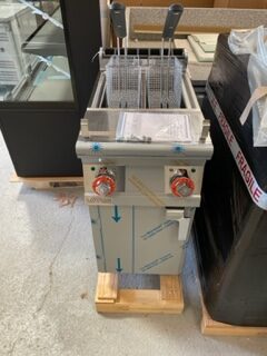 FRITEUSE ÉLECTRIQUE SUR MEUBLE  2x10 LITRES -PROFONDEUR 700 – LOTUS