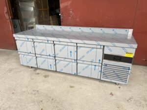 TABLE REFRIGEREE  8 TIROIRS 1/2