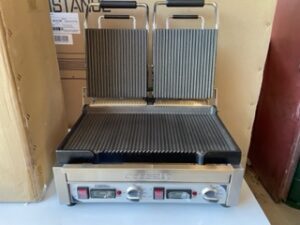 GRILL PANINI DOUBLE PREMIUM RAINURÉE - RAINURÉE AVEC MINUTEUR